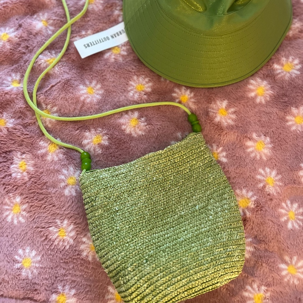 St Patrick’s Day 🍀 Lime Green Basket Purse Like New Woven Crossbody